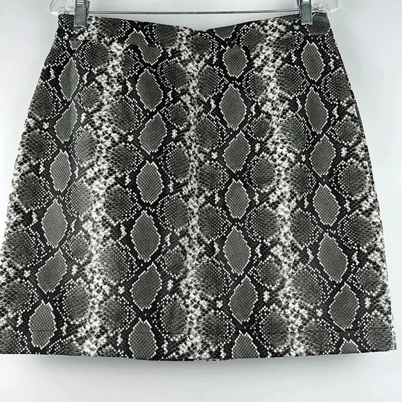 Thread & Supply Vegan Leather Snakeskin Print Zip Front Skirt Size XL NWT Black - Picture 3 of 14